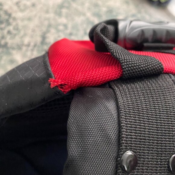 Rare Vintage 2000 Oakley Factory Pilot Utility Bag Red Collectible Backpack - Picture 9 of 16